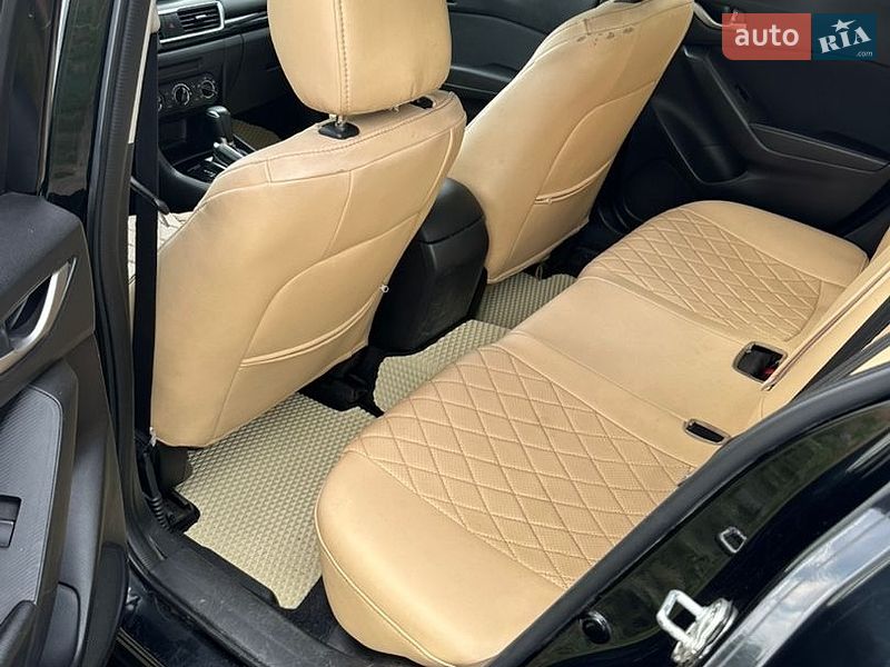 Седан Mazda 3 2016 в Смеле