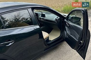 Седан Mazda 3 2016 в Смеле