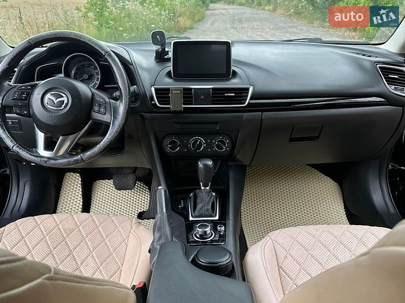 Седан Mazda 3 2016 в Смеле