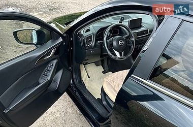 Седан Mazda 3 2016 в Смеле
