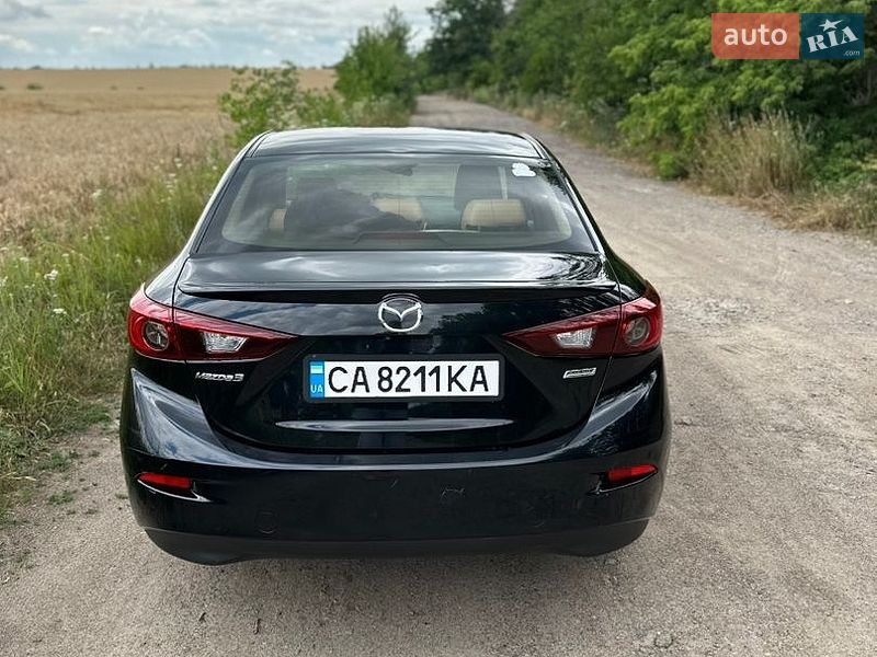 Седан Mazda 3 2016 в Смеле