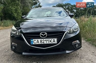 Седан Mazda 3 2016 в Смеле