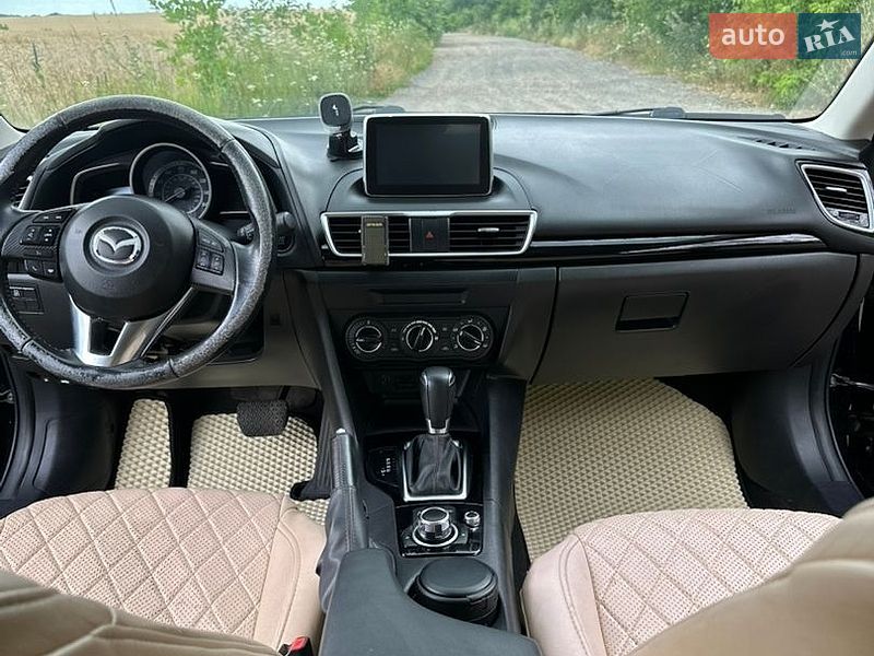 Седан Mazda 3 2016 в Смеле