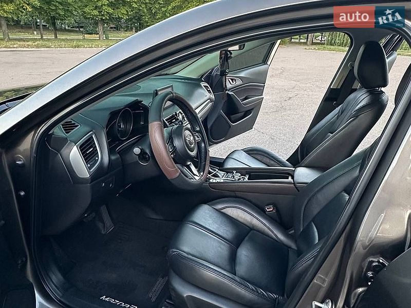 Хэтчбек Mazda 3 2017 в Броварах