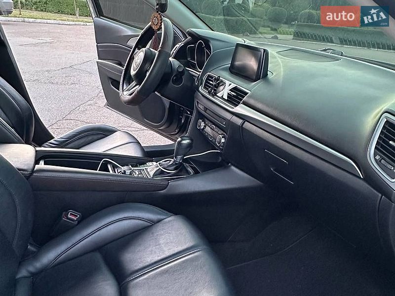 Хэтчбек Mazda 3 2017 в Броварах