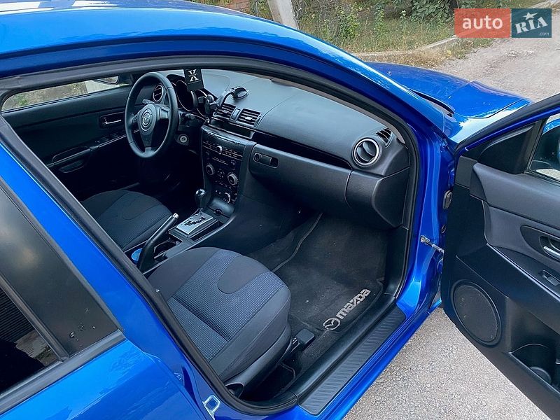 Седан Mazda 3 2005 в Кропивницькому