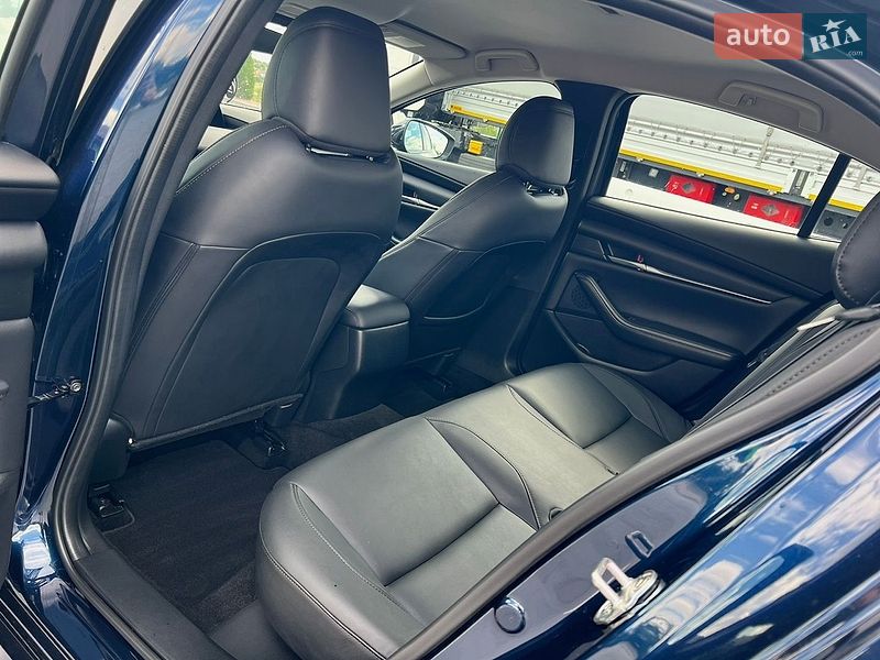 Седан Mazda 3 2023 в Виннице