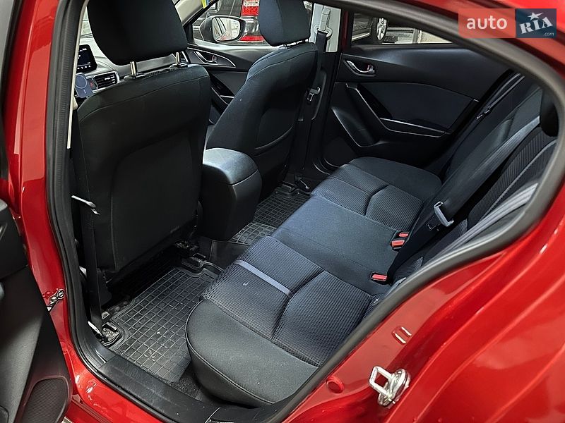 Хэтчбек Mazda 3 2017 в Луцке фото 10 Хэтчбек Mazda 3 2017 в Луцке