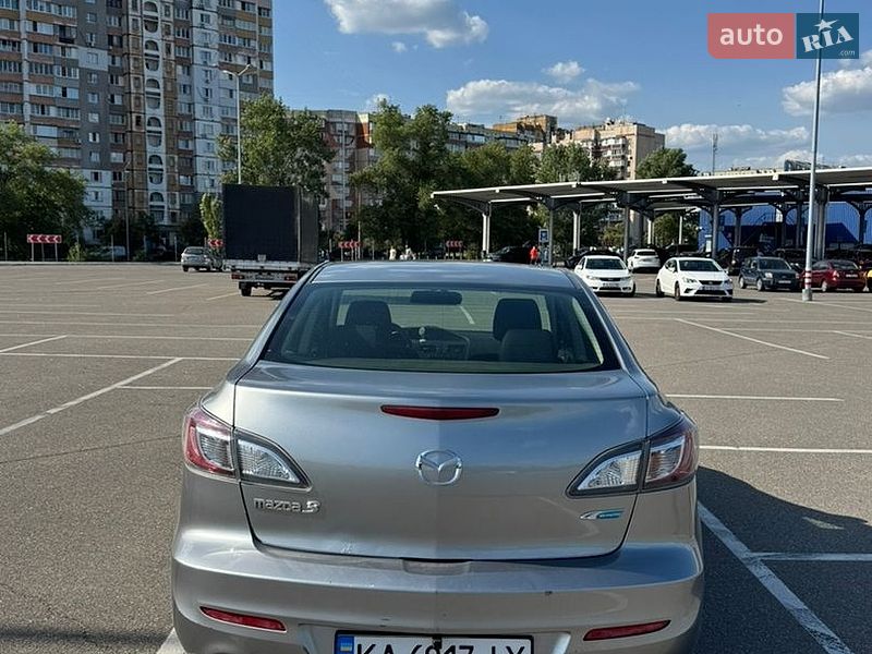 Седан Mazda 3 2012 в Киеве
