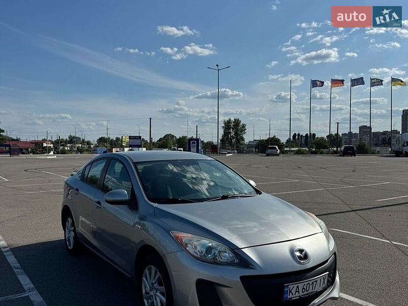Седан Mazda 3 2012 в Киеве