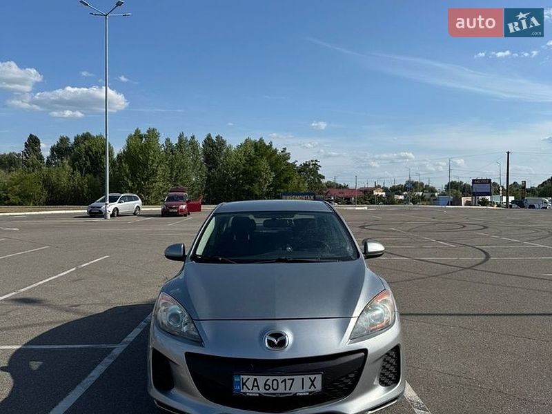 Седан Mazda 3 2012 в Киеве