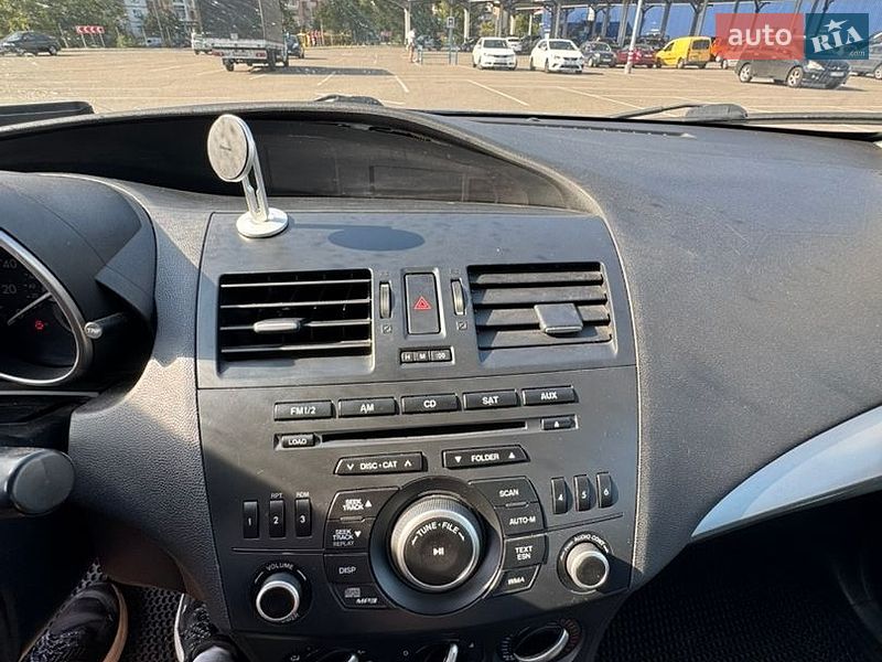 Седан Mazda 3 2012 в Киеве