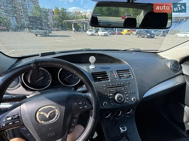 Седан Mazda 3 2012 в Киеве