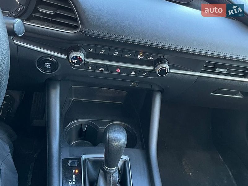 Седан Mazda 3 2021 в Волочиську