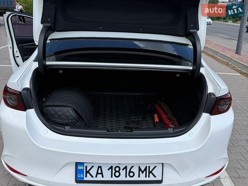 Седан Mazda 3 2020 в Киеве