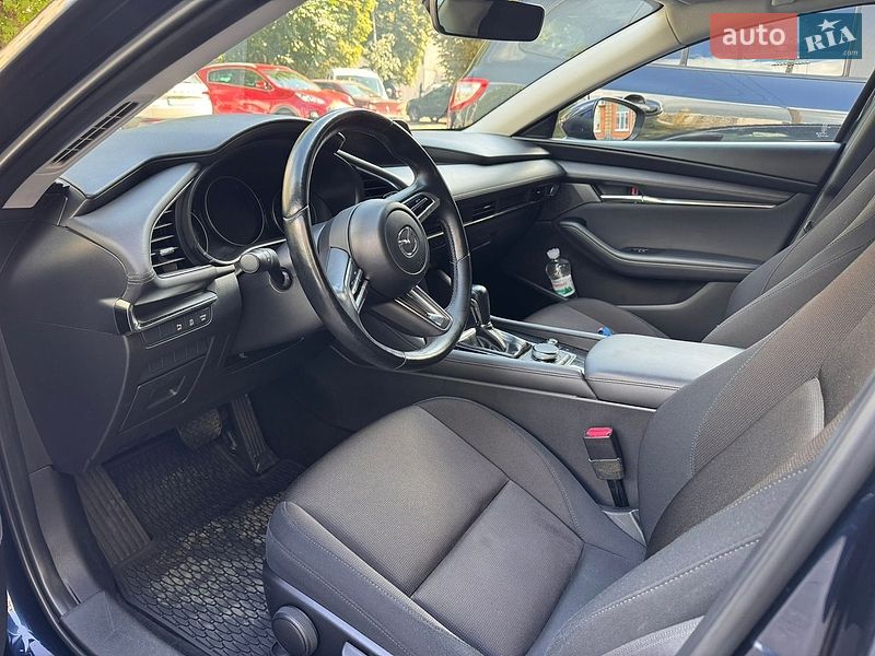 Седан Mazda 3 2019 в Черкасах