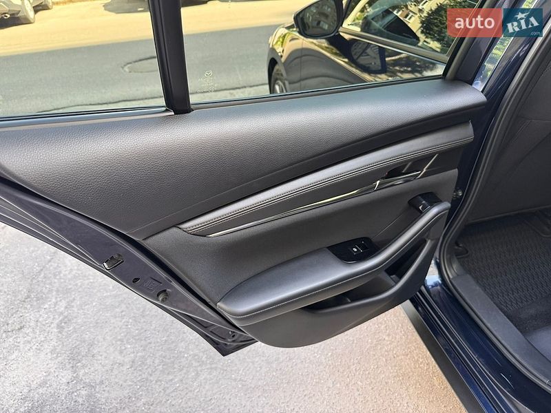 Седан Mazda 3 2019 в Черкасах