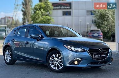 Хэтчбек Mazda 3 2016 в Николаеве