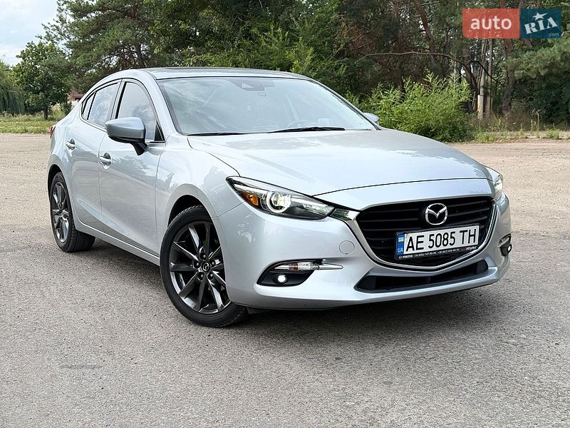 Седан Mazda 3 2018 в Дніпрі