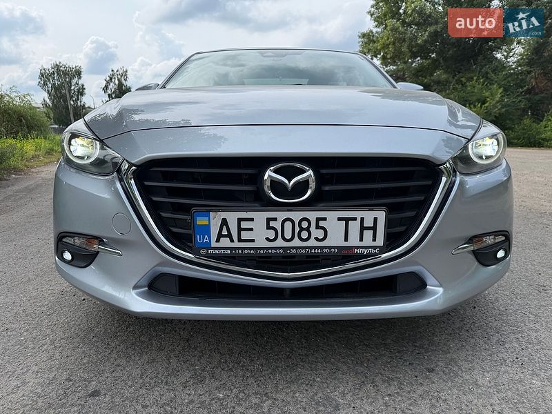 Седан Mazda 3 2018 в Дніпрі