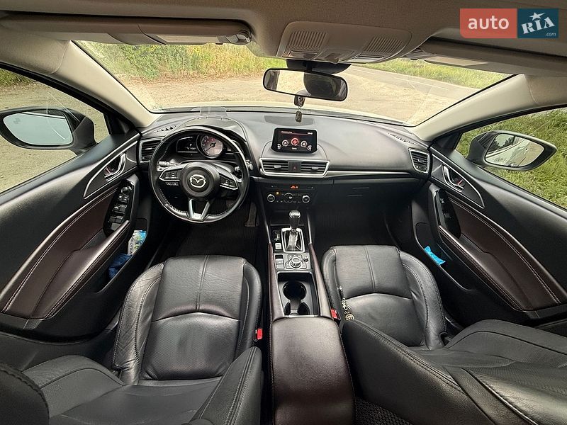 Седан Mazda 3 2018 в Дніпрі