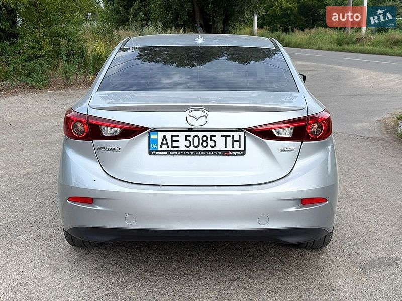 Седан Mazda 3 2018 в Дніпрі