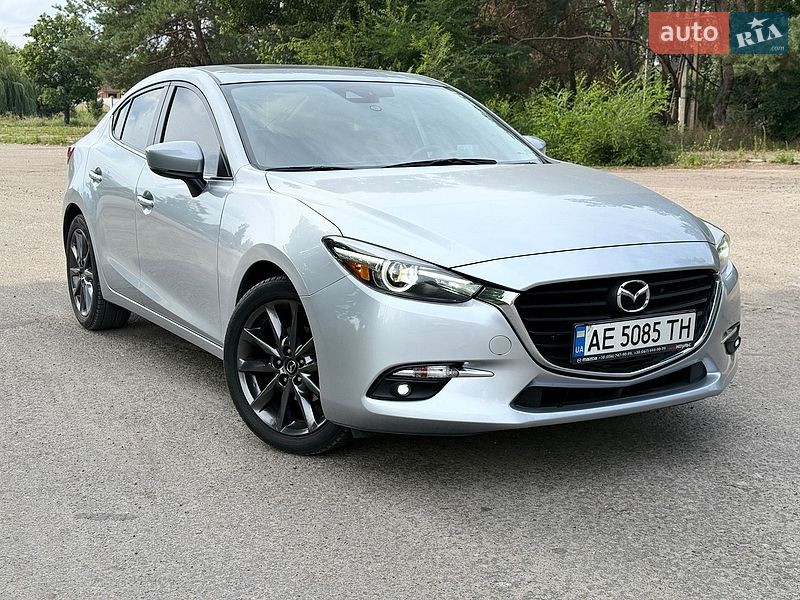 Седан Mazda 3 2018 в Дніпрі