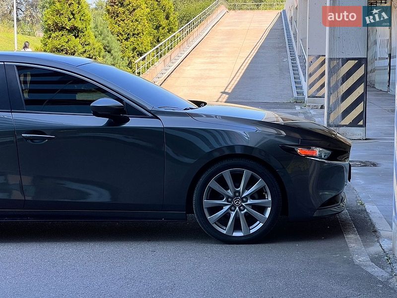 Седан Mazda 3 2022 в Киеве