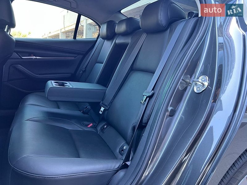 Седан Mazda 3 2022 в Киеве