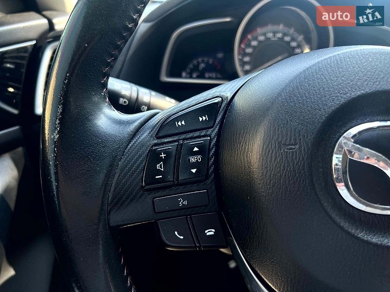 Седан Mazda 3 2014 в Киеве