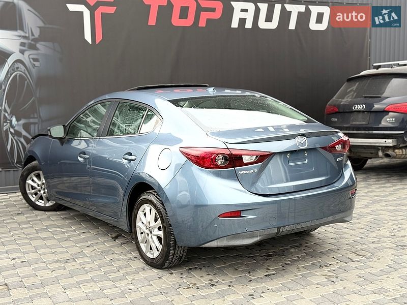 Седан Mazda 3 2015 в Львові