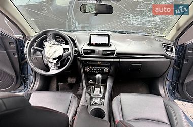 Седан Mazda 3 2015 в Львові