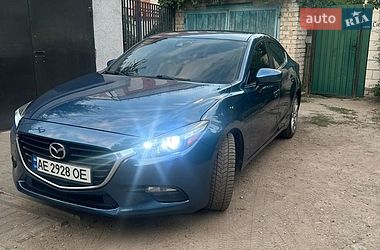 Седан Mazda 3 2016 в Павлограді