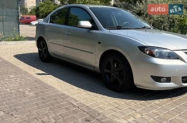 Седан Mazda 3 2004 в Днепре