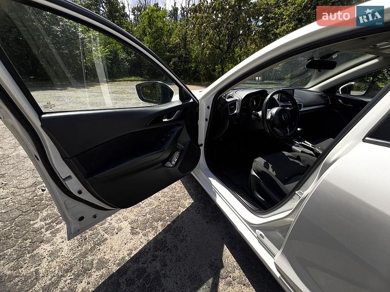 Хетчбек Mazda 3 2014 в Дніпрі