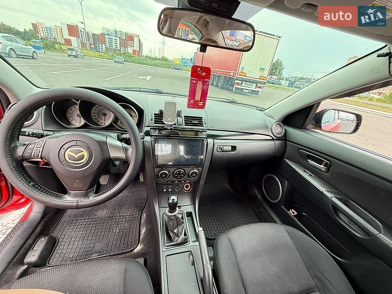 Седан Mazda 3 2006 в Луцке
