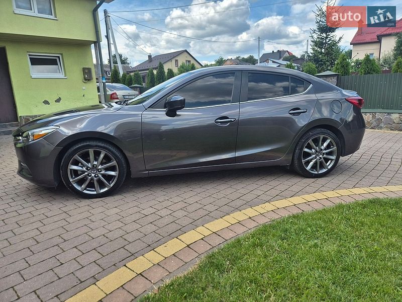 Седан Mazda 3 2017 в Львові