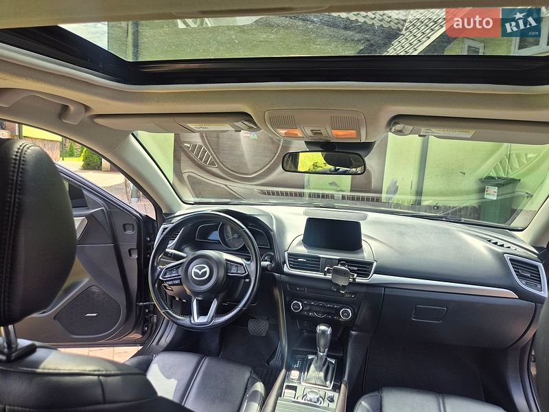 Седан Mazda 3 2017 в Львові