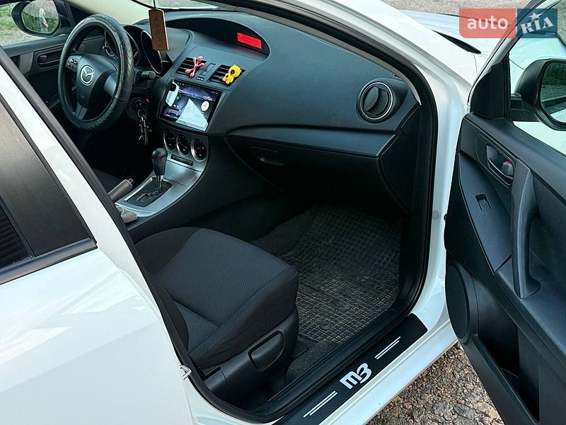 Седан Mazda 3 2010 в Бершади