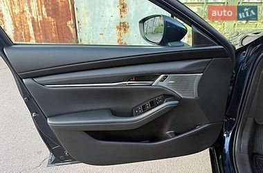 Седан Mazda 3 2019 в Черкасах