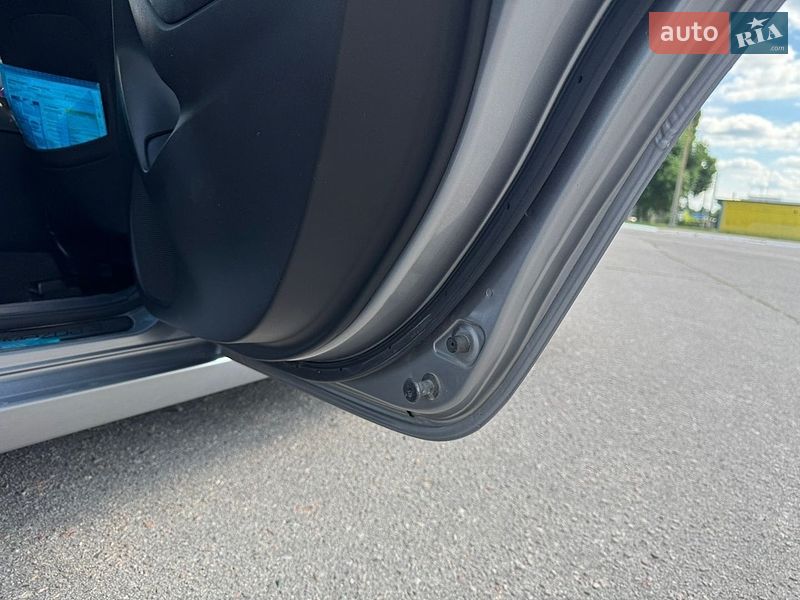 Седан Mazda 3 2015 в Кременчуці