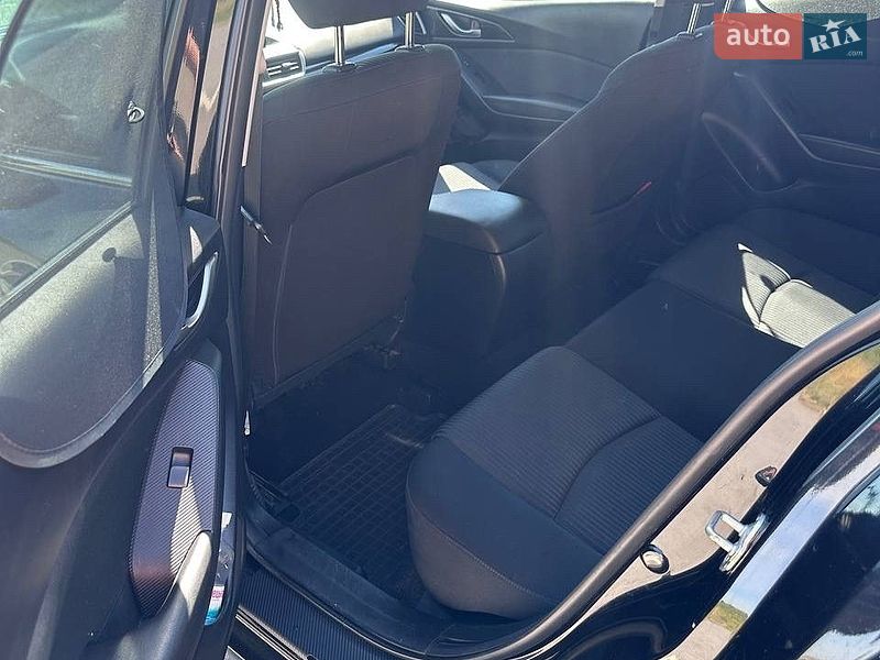 Хэтчбек Mazda 3 2015 в Львове