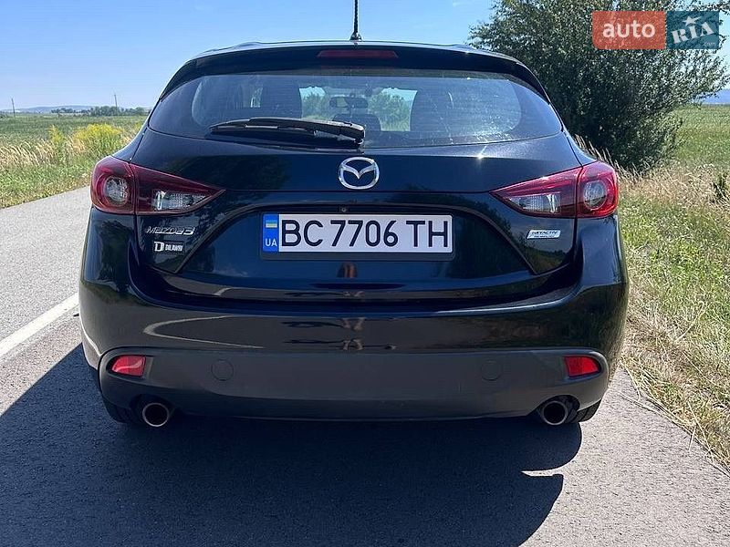 Хэтчбек Mazda 3 2015 в Львове