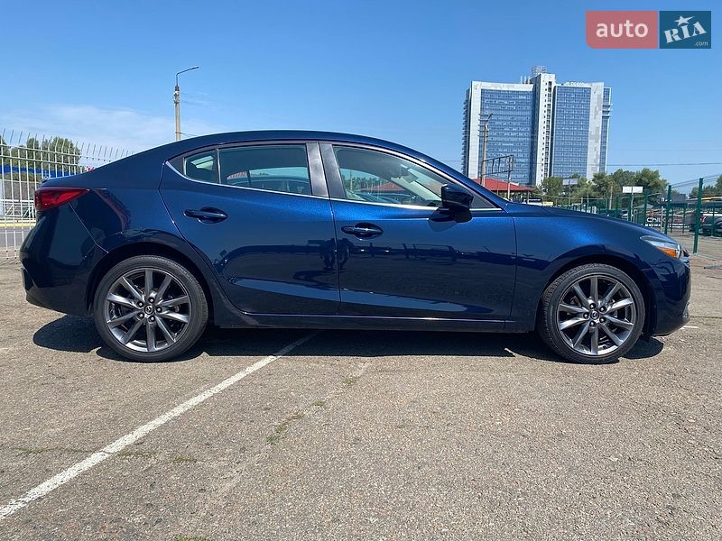 Седан Mazda 3 2018 в Києві