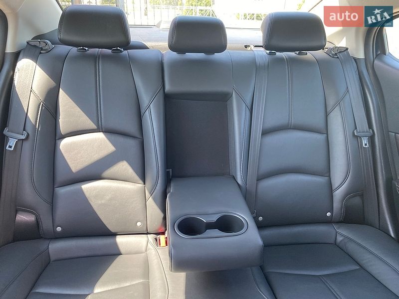 Седан Mazda 3 2018 в Києві