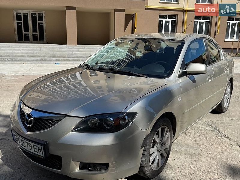 Седан Mazda 3 2006 в Ромнах