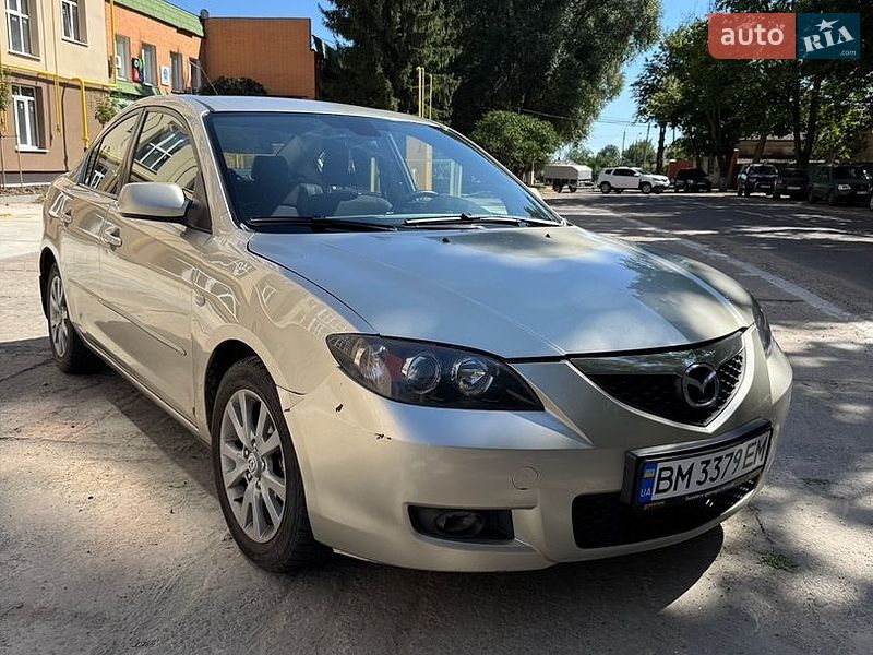 Седан Mazda 3 2006 в Ромнах