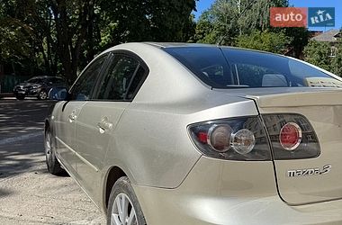 Седан Mazda 3 2006 в Ромнах