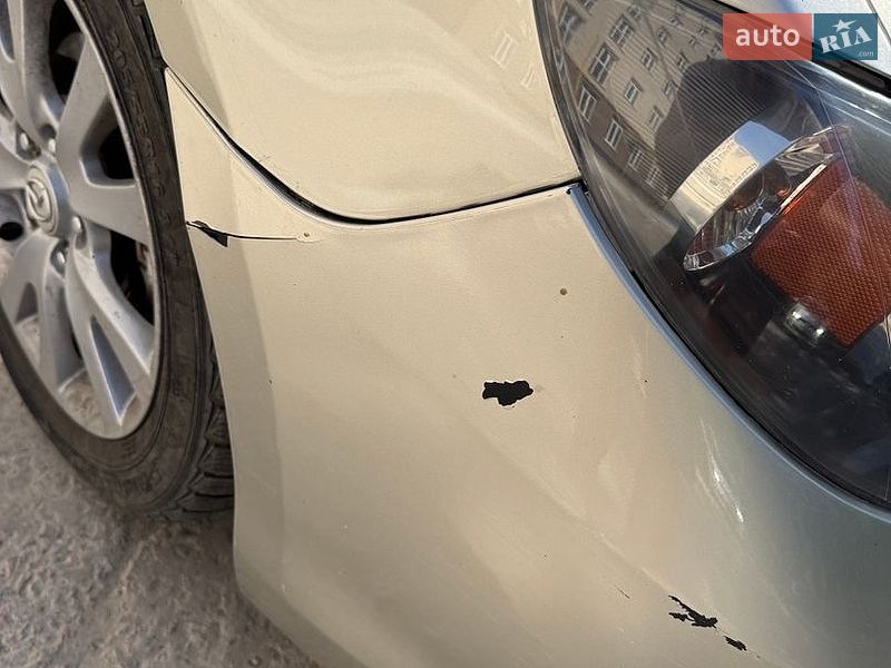 Седан Mazda 3 2006 в Ромнах