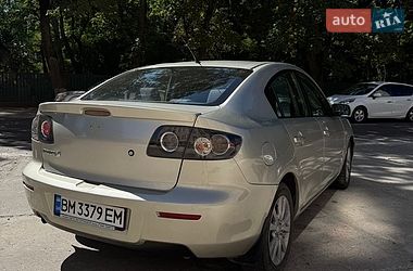 Седан Mazda 3 2006 в Ромнах